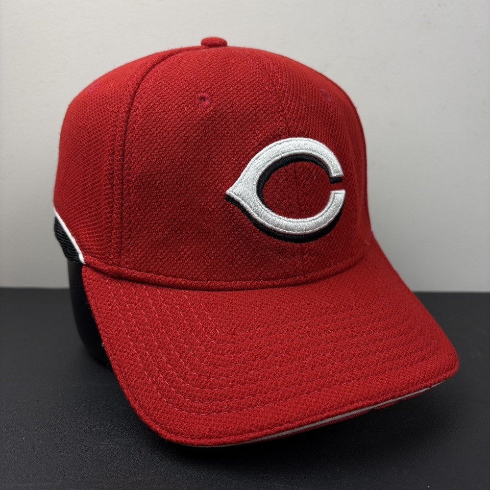 Cincinnati Reds New Era MLB 39THIRTY Red Mesh Baseball Fitted Hat Cap Size M/L